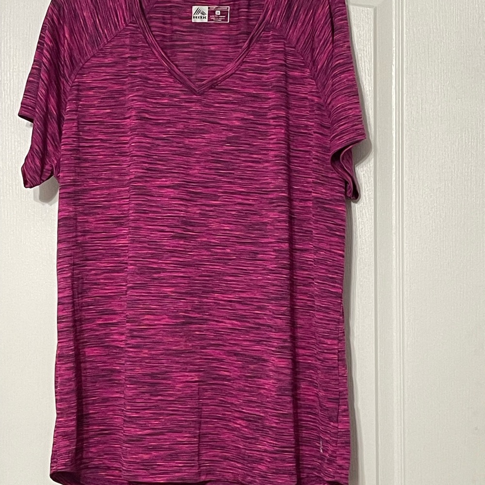Woman’s plus size athletic shirt 3X new